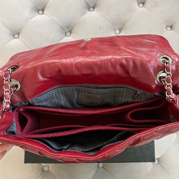 🚫SOLD🚫AUTH Chanel In and Out Quilted Maxi Flap
Chain Shoulder Bag - Picture 8 of 10